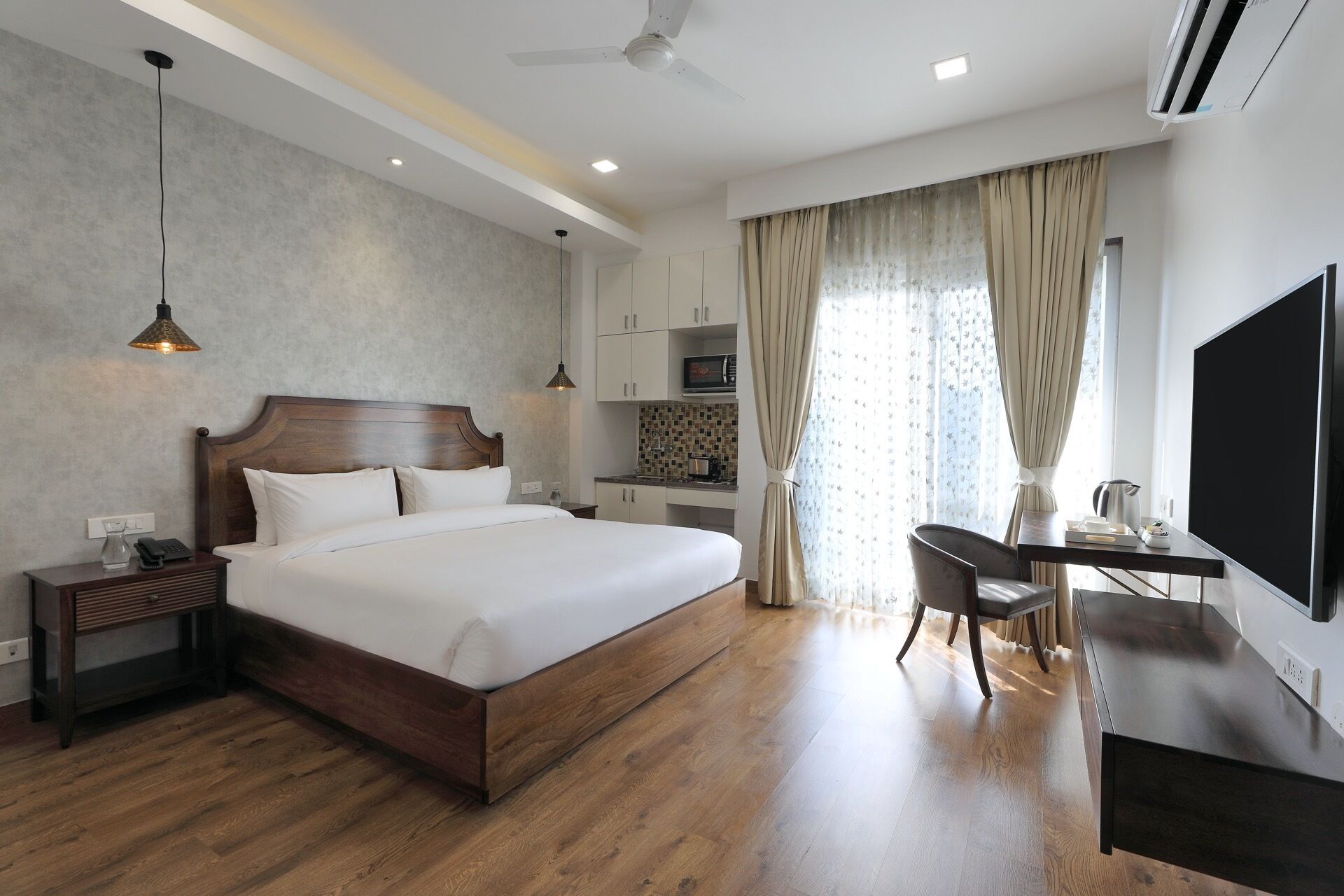 1 habitación, escritorio, tabla de planchar con plancha y wifi gratis 