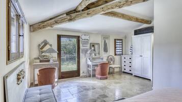 6 bedrooms, iron/ironing board, travel crib, free WiFi