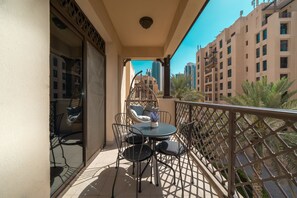 컴포트 아파트, 침실 2개 | 발코니