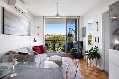 BAYSIDE BLISS - PRIVATE & TRANQUIL WITH VIEWS, AIR CONDITIONING AND LIFT