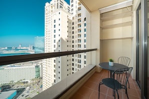 Luxury Apartment, 2 Bedrooms | Balcony view - HiGuests - Rimal 4 (Dubai)