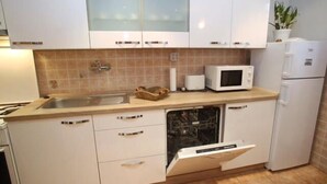 Lägenhet (Two Bedroom Apartment) | Eget kök