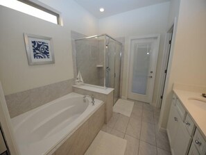 House (Solterra 52) | Bathroom - Solterra 52 (Davenport)