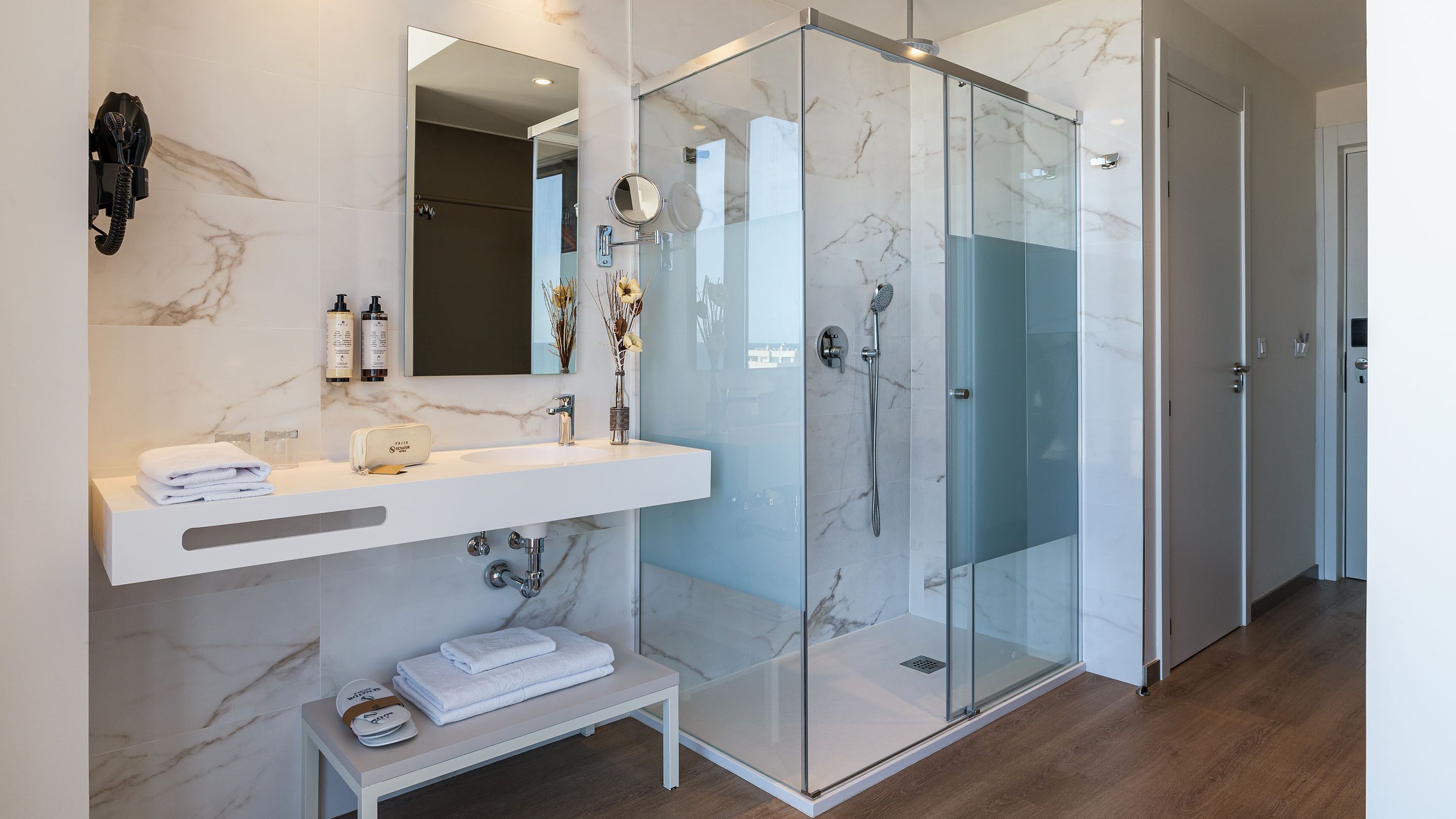 1 bedroom, in-room safe, desk, soundproofing