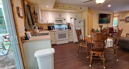 5.STAR 🐻 5.bedroom 3.bath - ADA - 6.min to Downtown. Newly remodeled for 2023.