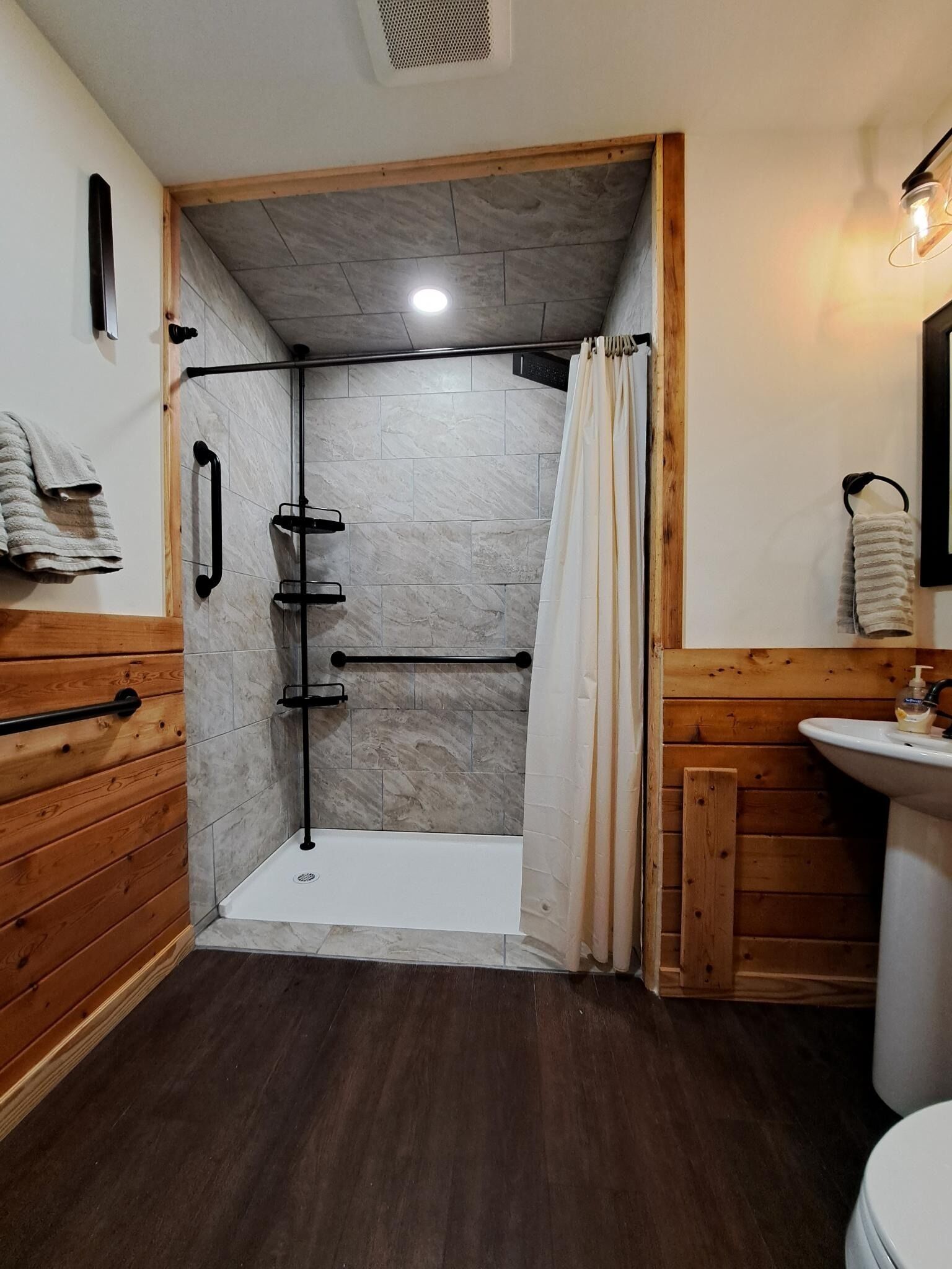 Shower, towels, toilet paper