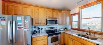 Oceanfront house with private pool, hot tub, & washer/dryer