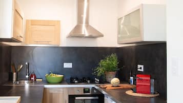Refrigerador, horno, parrilla de estufa y lavavajillas