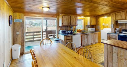 Waterfront, Dog-Friendly House w/Free WiFi, Water Views, Central AC, Private W/D