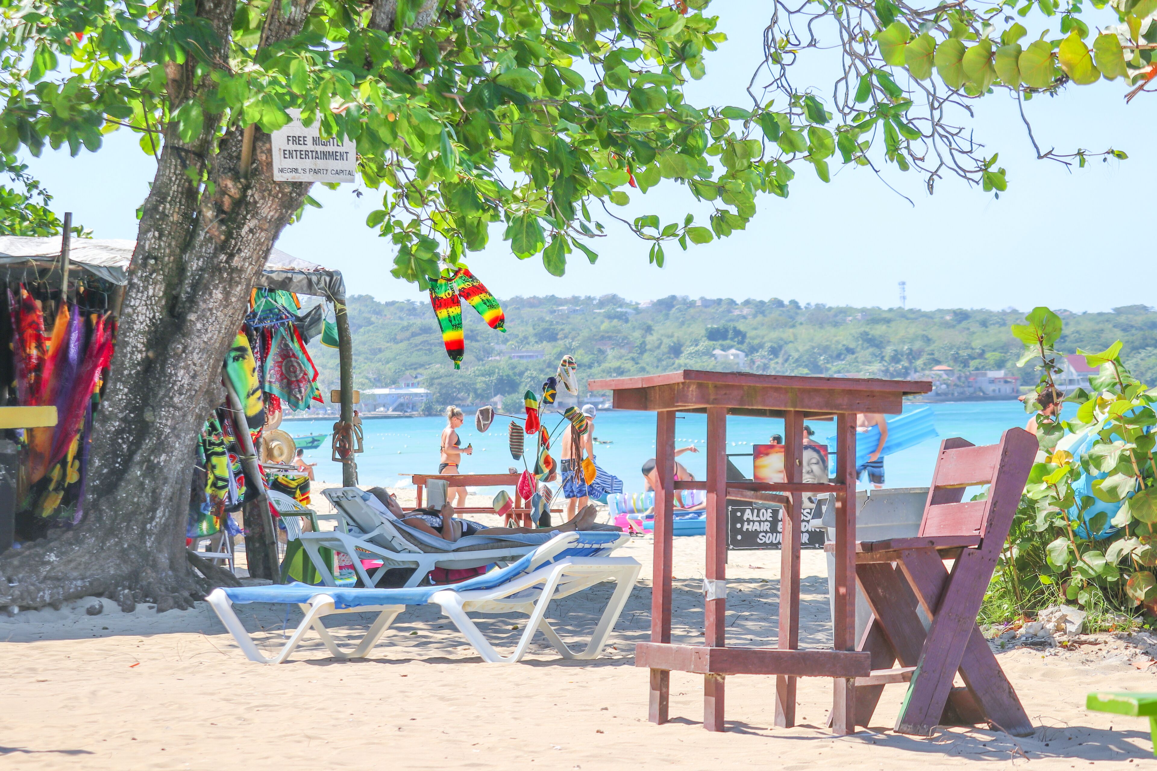 Aqua Verde- Burbon Beach Club