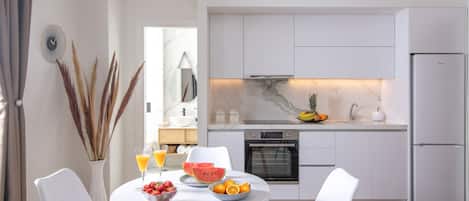 Fridge, oven, coffee/tea maker, toaster