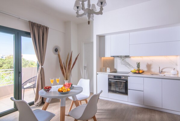 Fridge, oven, coffee/tea maker, toaster