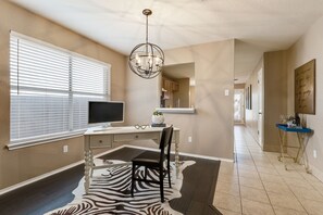 Interior - Goldilocks said it perfect - It's JUST RIGHT! (Austin)