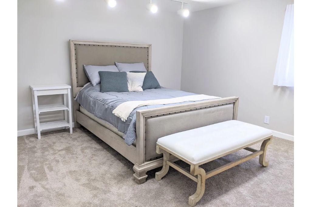Spotless 3-Bedroom Close to the Canyons