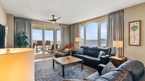 Smart TV, reproductor de DVD, libros y estéreo 