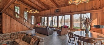 ‘Eagles Nest’ - Baraboo Cabin on Wisconsin River!