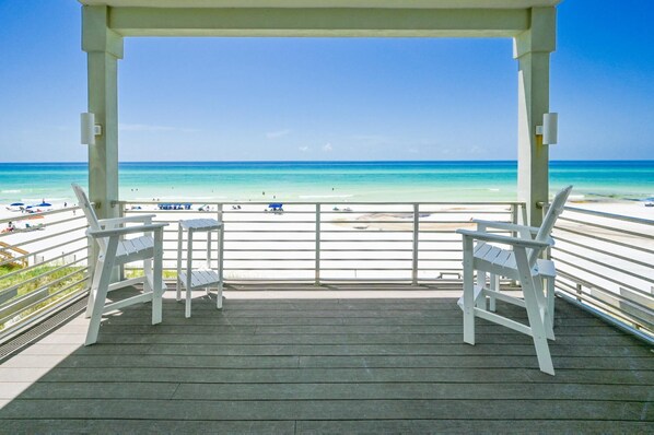 Property grounds - Gulf Front! Private Pool and Sitting Spa! Gated Community! Elevator! Bikes! (Santa Rosa Beach)