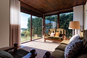 Family Villa, 4 Bedrooms | Living area