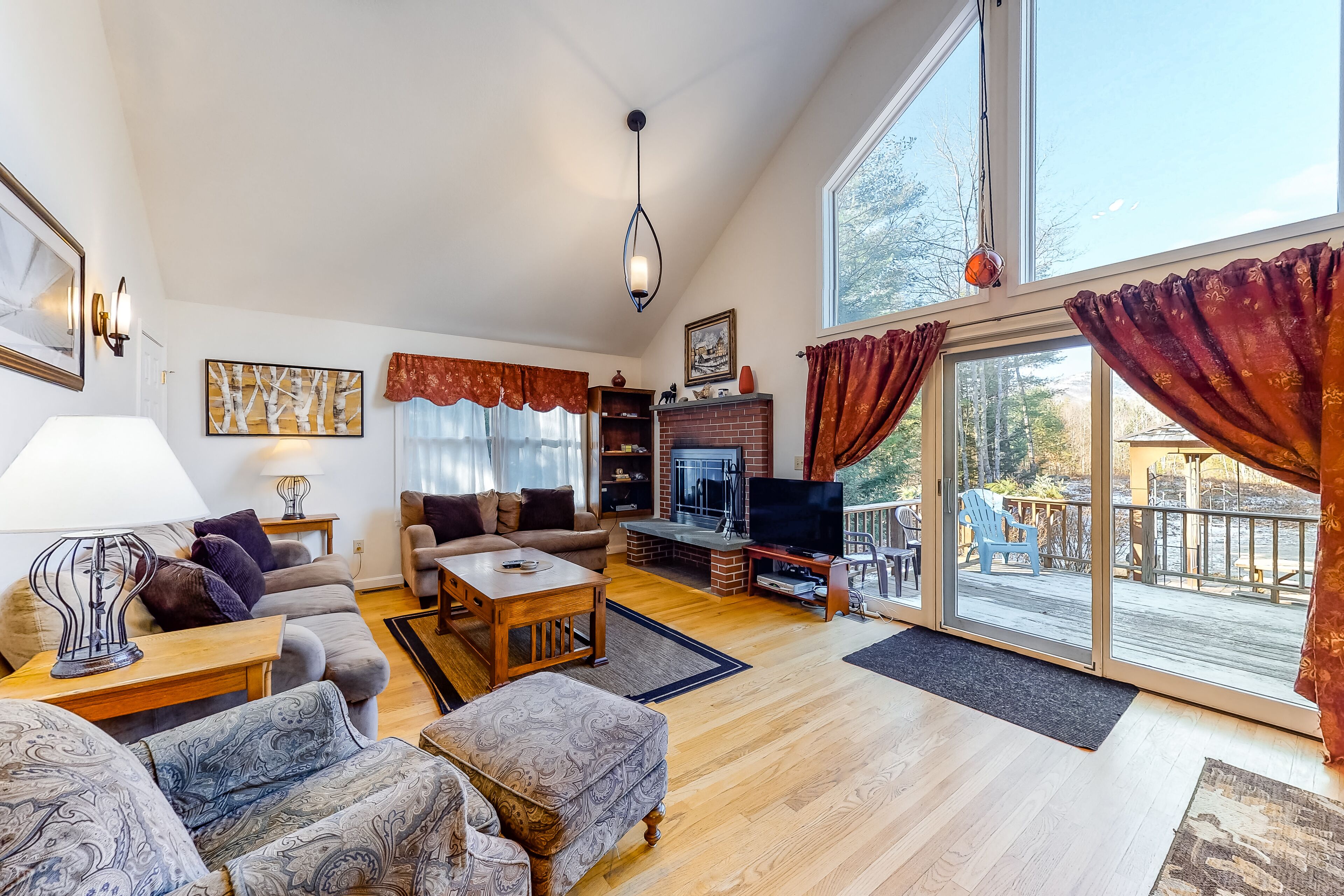 Mountain view home w/ yard, patio, firepit & deck - near the Kanc & Story Land