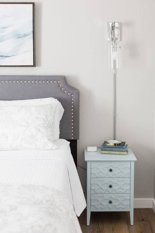 4 habitaciones, tabla de planchar con plancha, wifi y ropa de cama