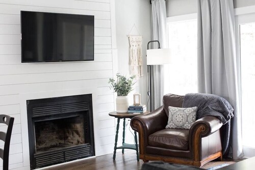 *NEW* Cozy, Smart Condo| 10 mins to DT, Biltmore