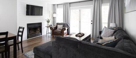 Fernseher, Bücher, Smart Speakers