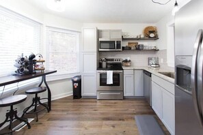 Unclassified image, 4 of 29, button - *NEW* Cozy, Smart Condo| 10 mins to DT, Biltmore (Asheville)