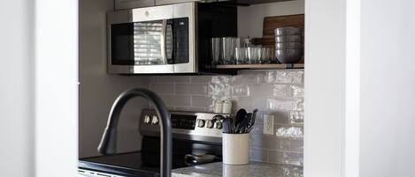 Refrigerador, microondas, horno, placa de cocina