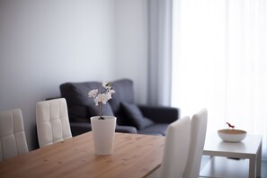 Decoración personalizada, muebles diferentes y escritorio 