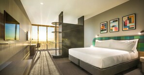 套房, 1 张特大床 (High Floor) | 客房内保险箱、特色装修、特色家居、办公桌