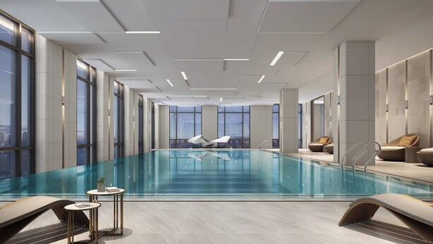 Ein moderner, überdachter Pool mit Panoramafenstern, indirekter Beleuchtung und Blick auf die Stadt.