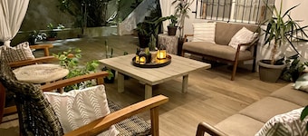 Private One-Bedroom Retreat - Relaxing Patio, Free Bikes