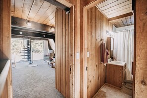 Interior - Maple Falls Apartment #5 - A/C - Wi-Fi - Pets Ok (Maple Falls)