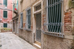 Entrada al alojamiento