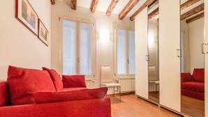 Apartment, 1 Bedroom | 1 bedroom, free WiFi, individually decorated, individually furnished - Ca' Rella (Venice)