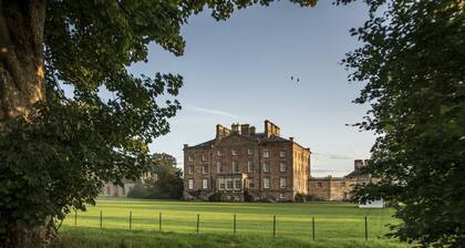 Gardener's House - a traditional stone 3 bedroom house on Arniston Estate