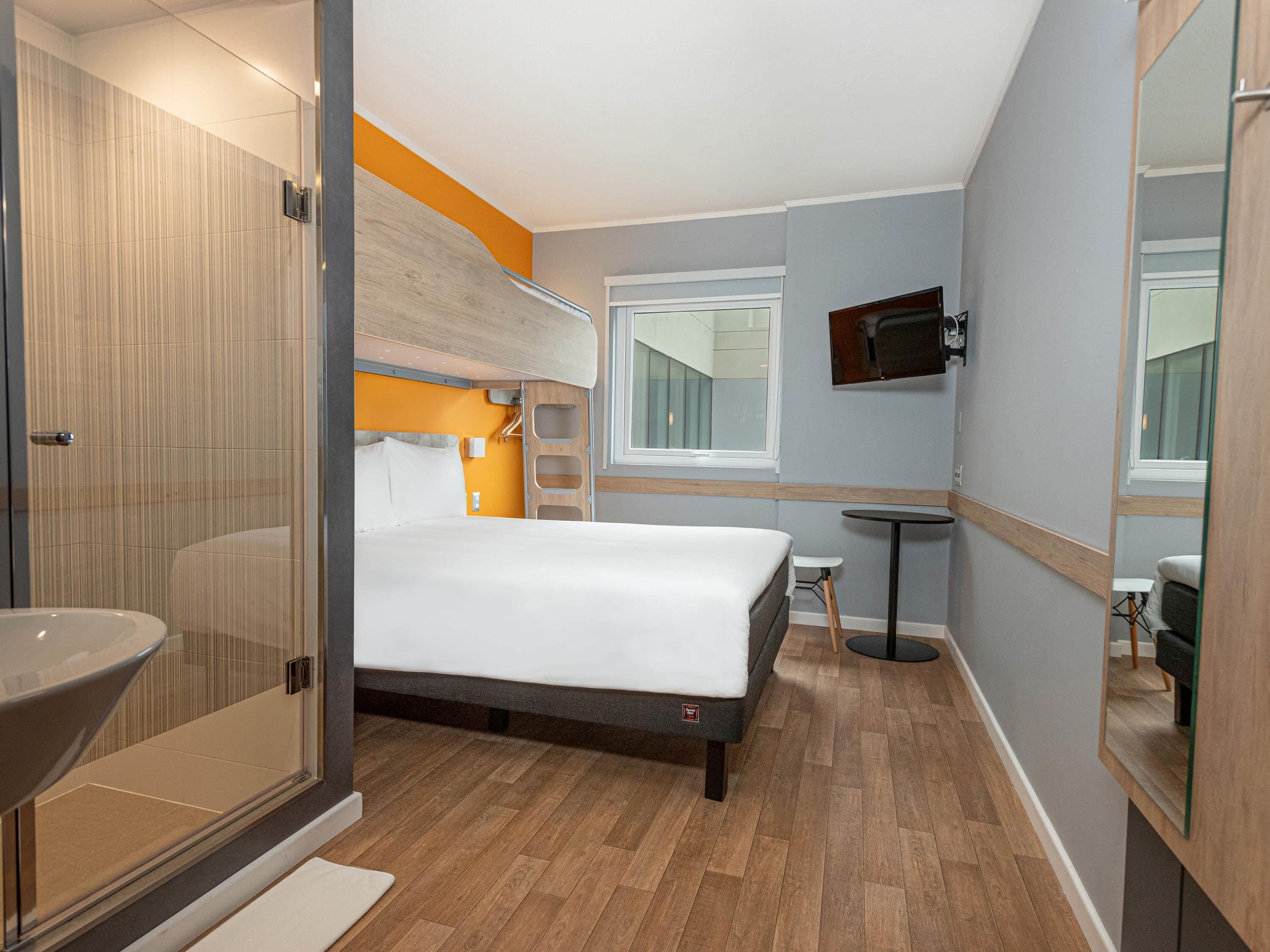 Habitación estándar, varias camas | Ropa de cama de alta calidad, cunas gratuitas, wifi gratis