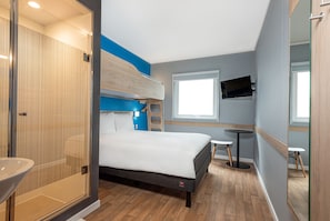 Chambre Standard, plusieurs lits | Literie de qualité supérieure, lits bébé (gratuits), Wi-Fi gratuit
