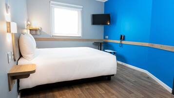 Premium bedding, free cribs/infant beds, free WiFi, bed sheets