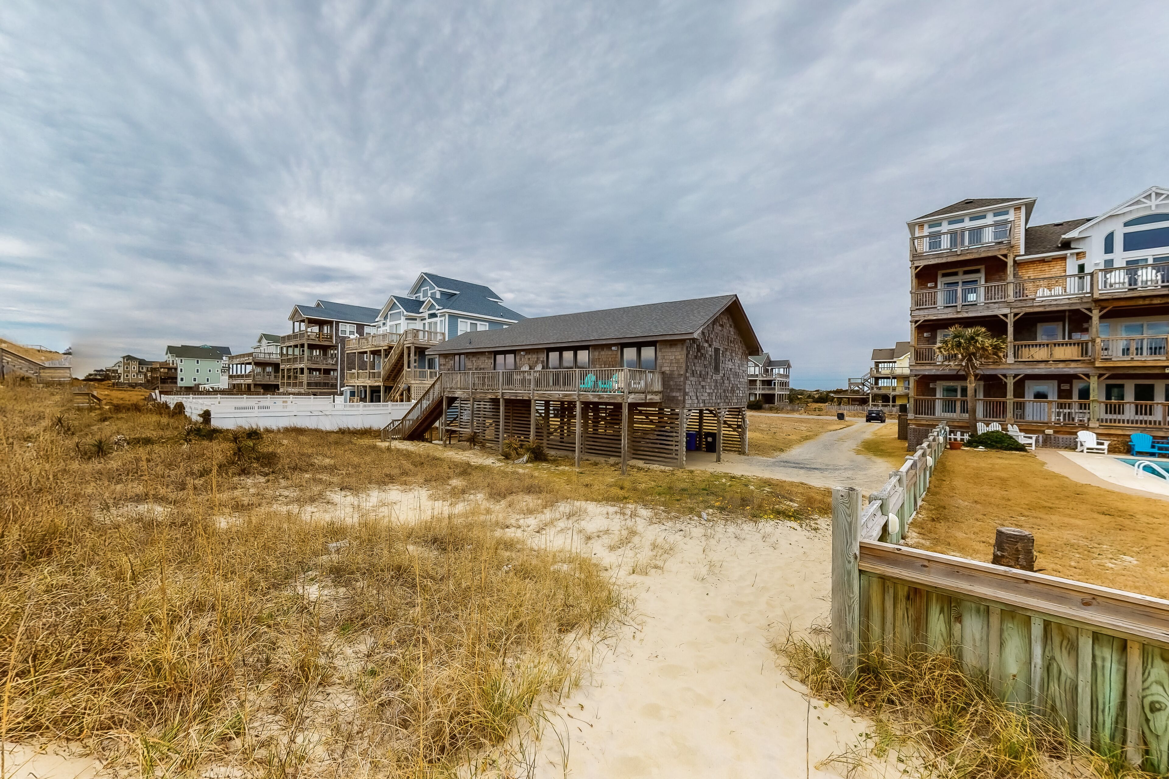 Oceanfront, Dog-Friendly House w/ Free WiFi, Central AC, Private W/D, Ocean View
