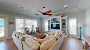 TV, offices - EnJoy the View: 4  BR, 3  BA House in Crystal Beach, Sleeps 13 (Bolivar Peninsula)