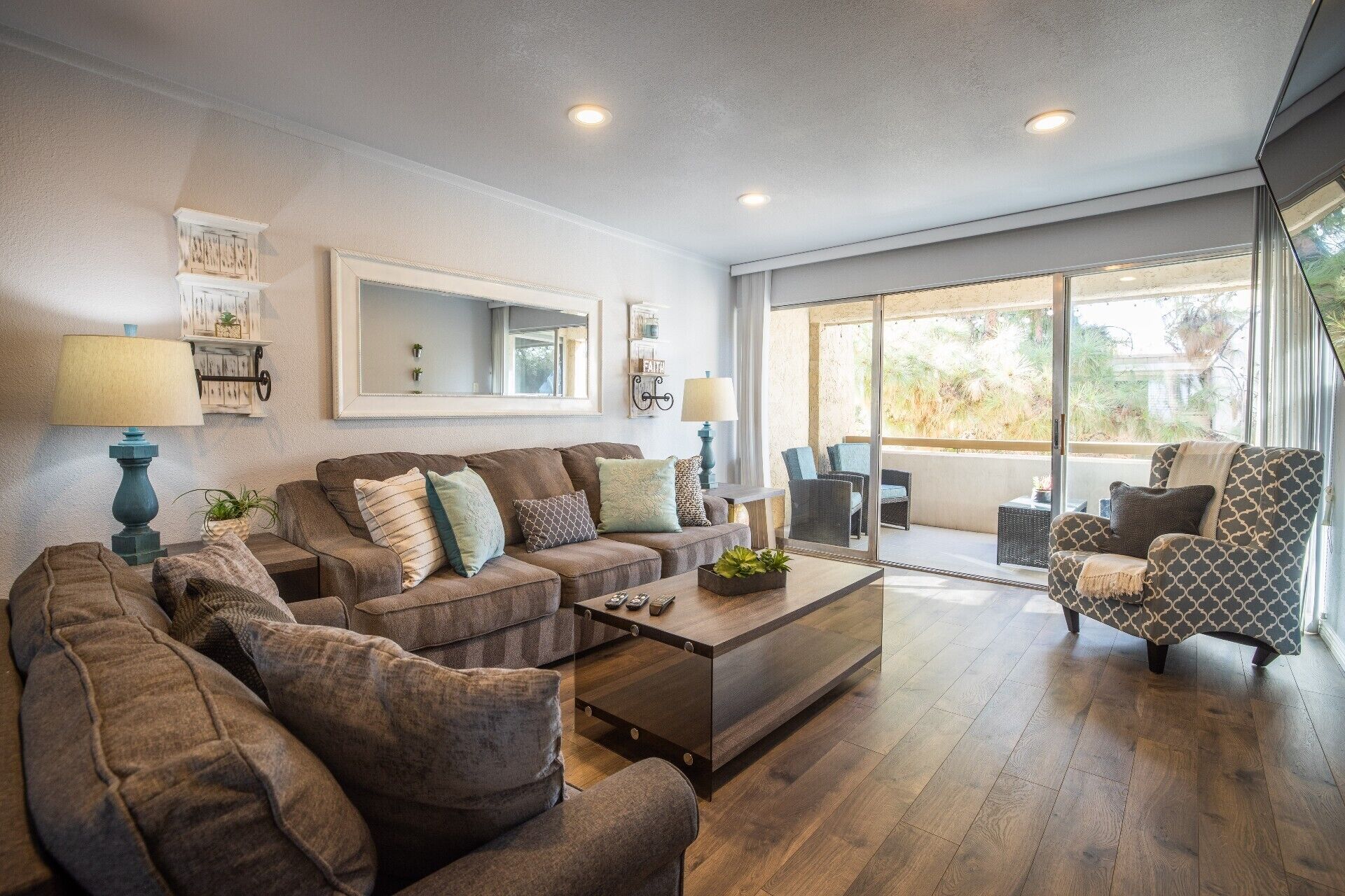 TV connectée, Netflix, livres, services de streaming