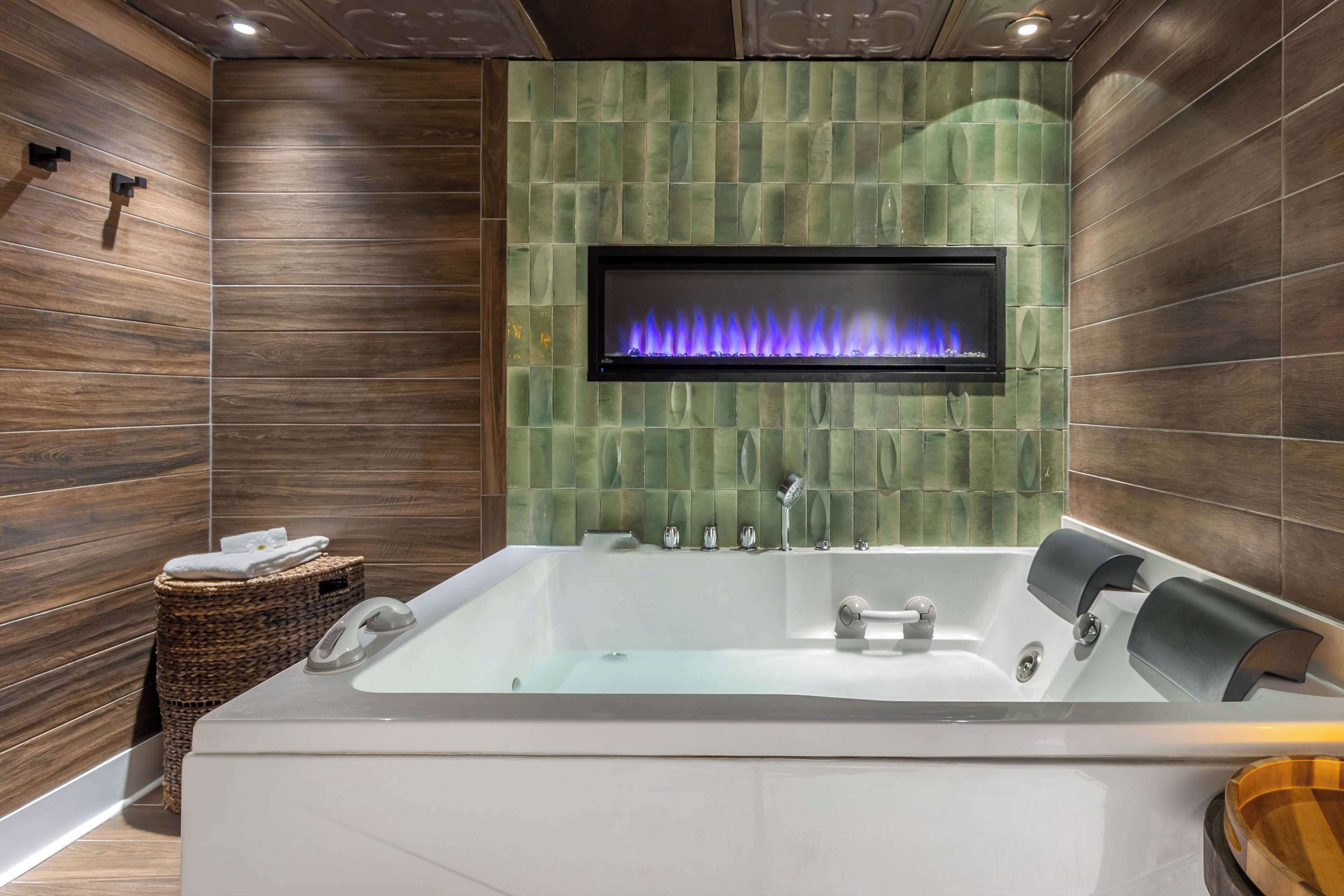 body treatments, aromatherapy, hot stone massages, deep-tissue massages