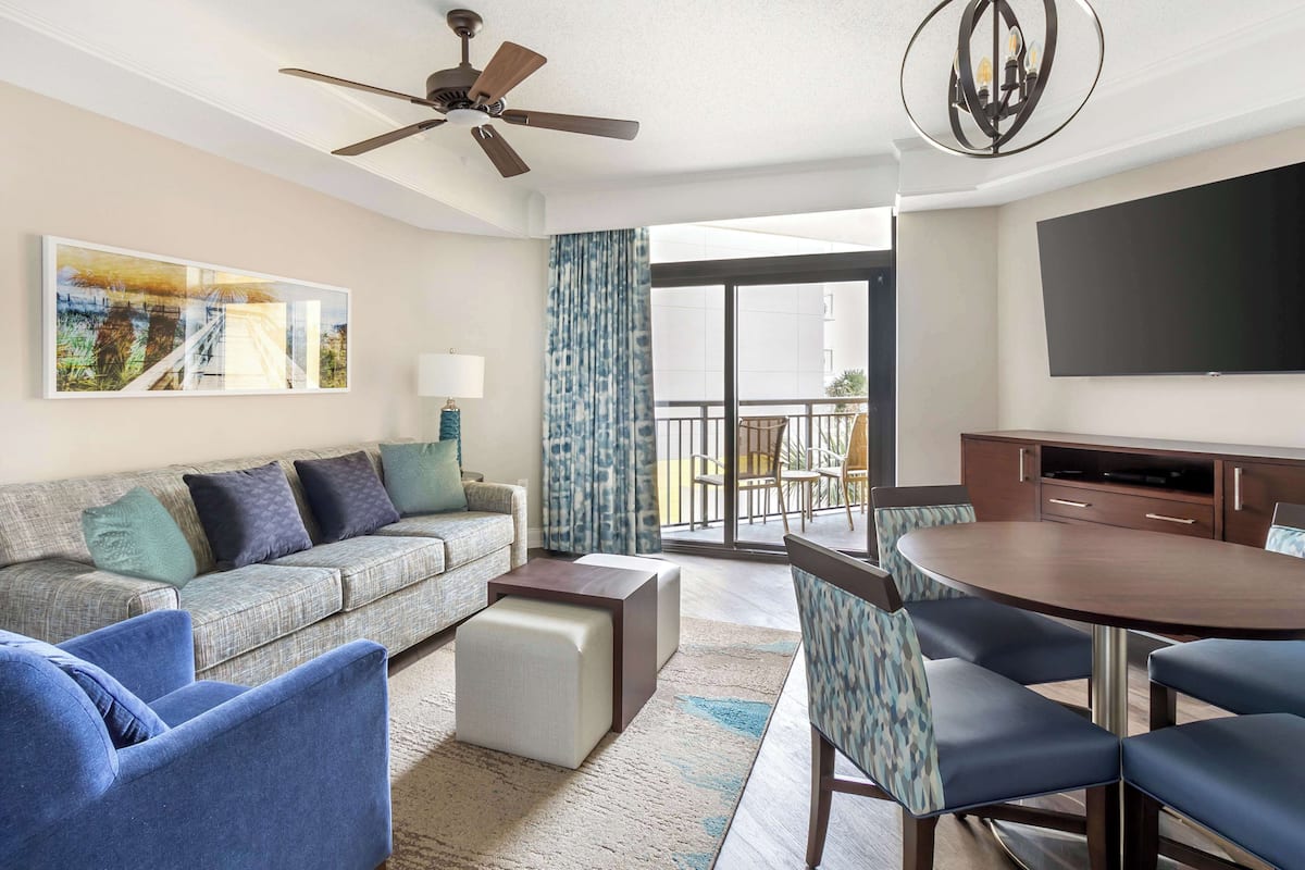 1 Bedroom, 1 King Oceanview Suite w/Sofabed | View from room