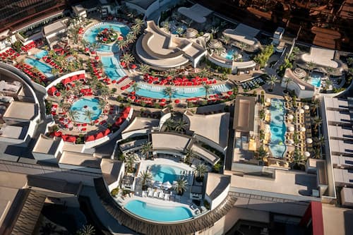 7 piscines extérieures, tentes de plage, parasols de plage