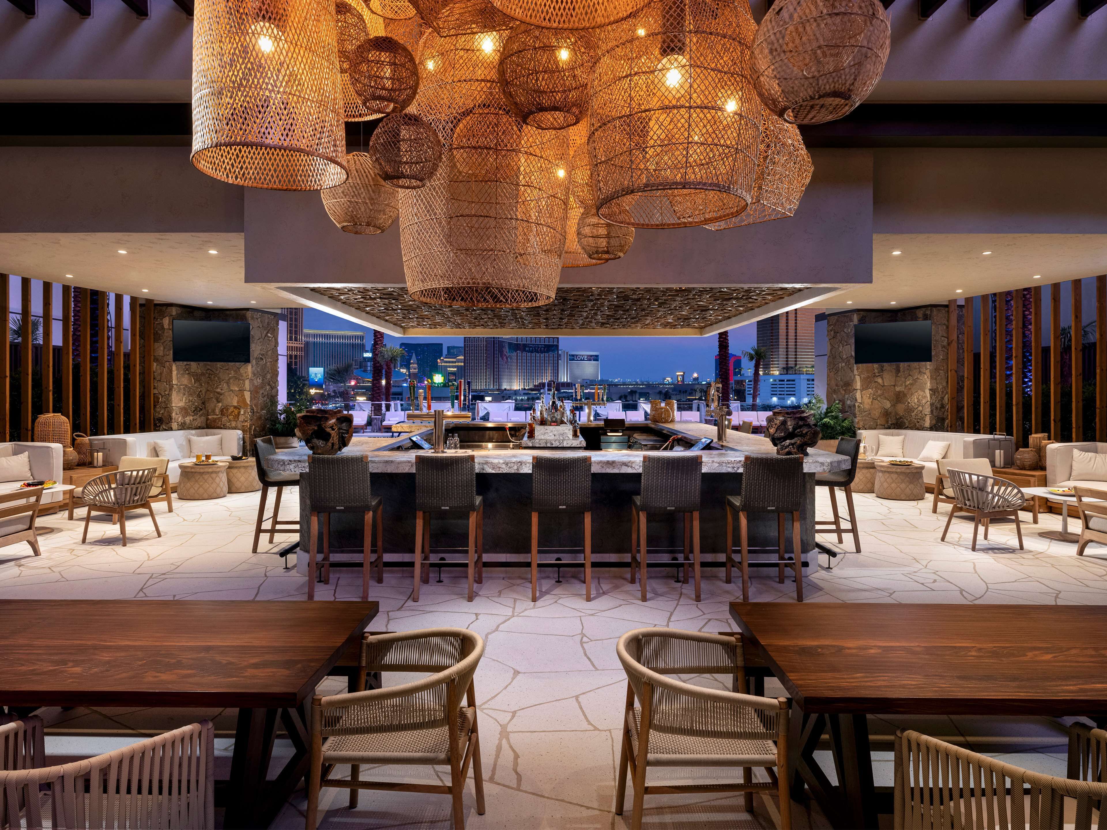 7 bars/lounges, poolside bar