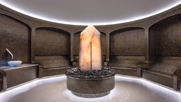 Couples treatment rooms, sauna, steam room, body treatments