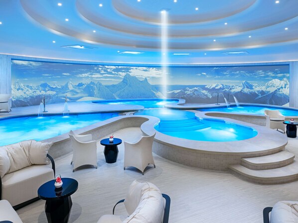 7 outdoor pools, open 9:00 AM to 4:00 PM, cabanas (surcharge)