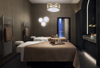 Couples treatment rooms, sauna, hot tub, steam room, body treatments at Conrad Las Vegas at Resorts World