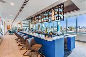 酒吧（店内）